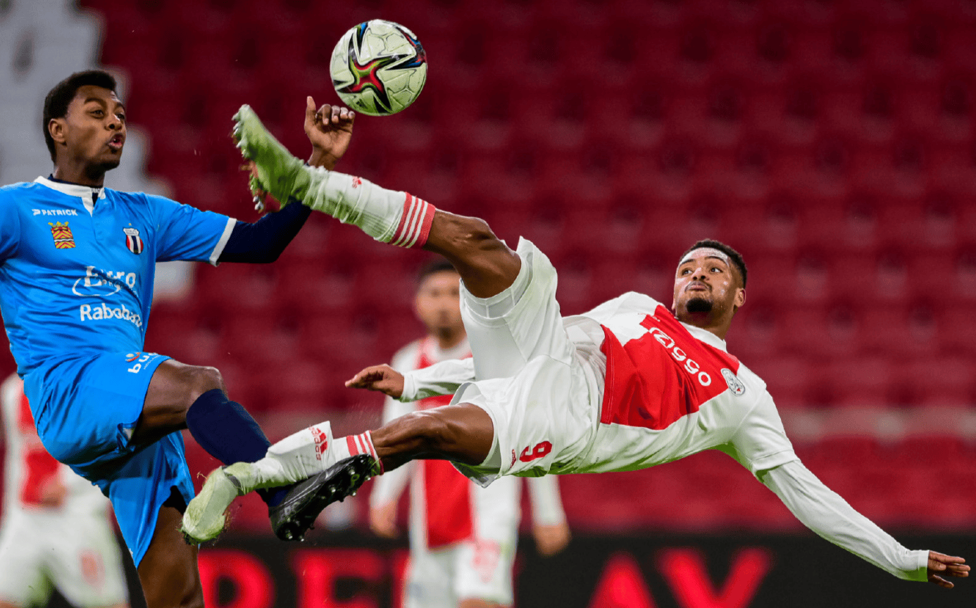 龙虎棋牌-阿贾克斯一路高歌猛进，冲击欧冠冠军(阿贾克斯联赛冠军)